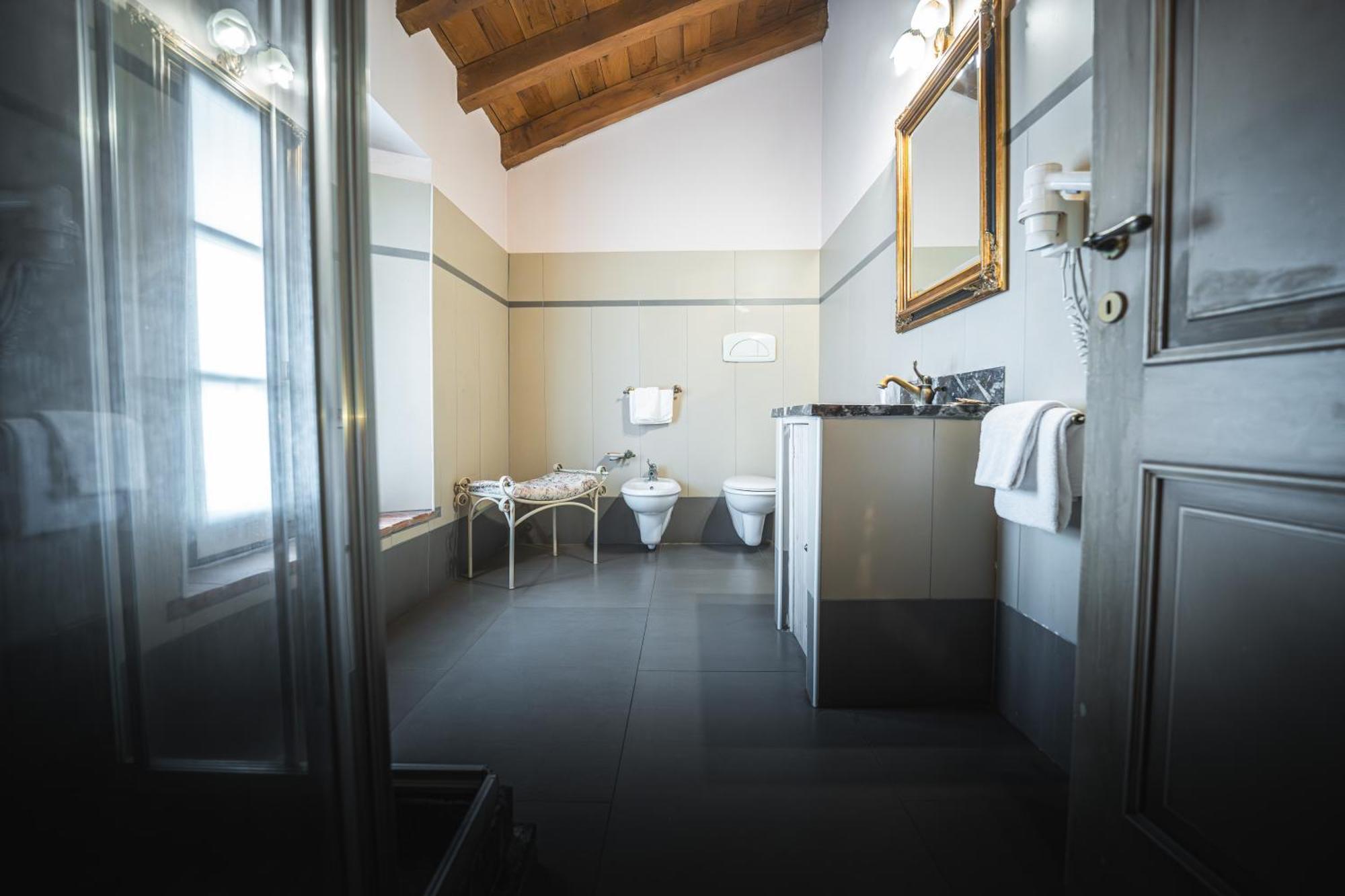 Hotel La Tavola Rotonda Cortemaggiore Pokoj fotografie