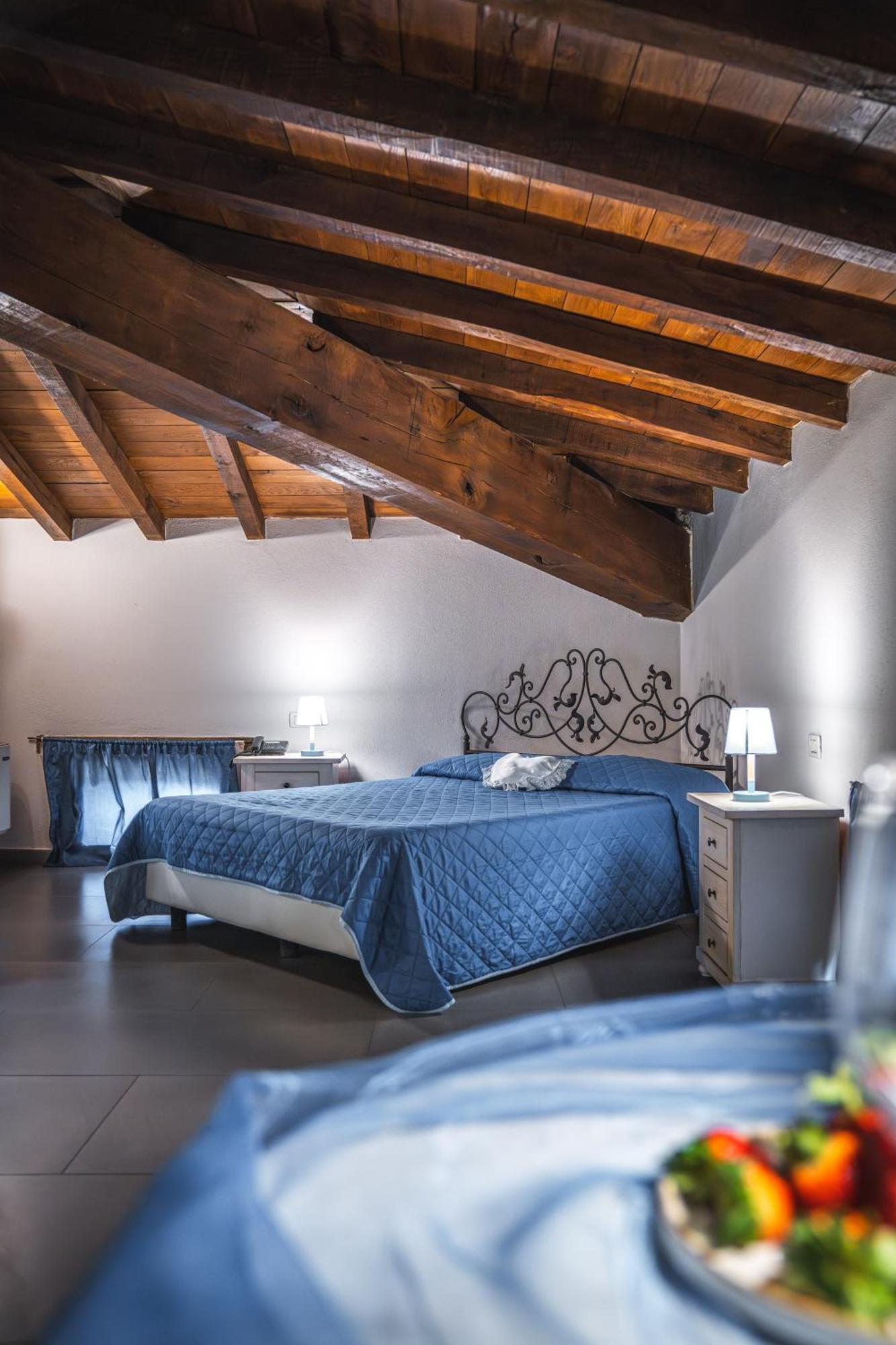 Hotel La Tavola Rotonda Cortemaggiore Pokoj fotografie