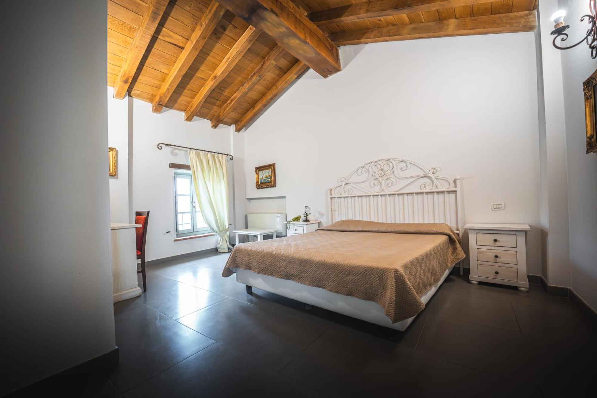 Hotel La Tavola Rotonda Cortemaggiore Pokoj fotografie