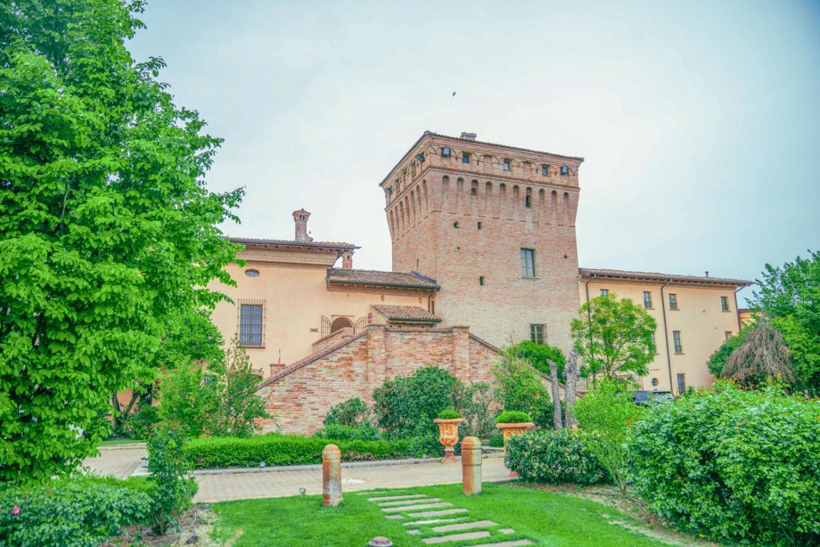 Hotel La Tavola Rotonda Cortemaggiore Exteriér fotografie